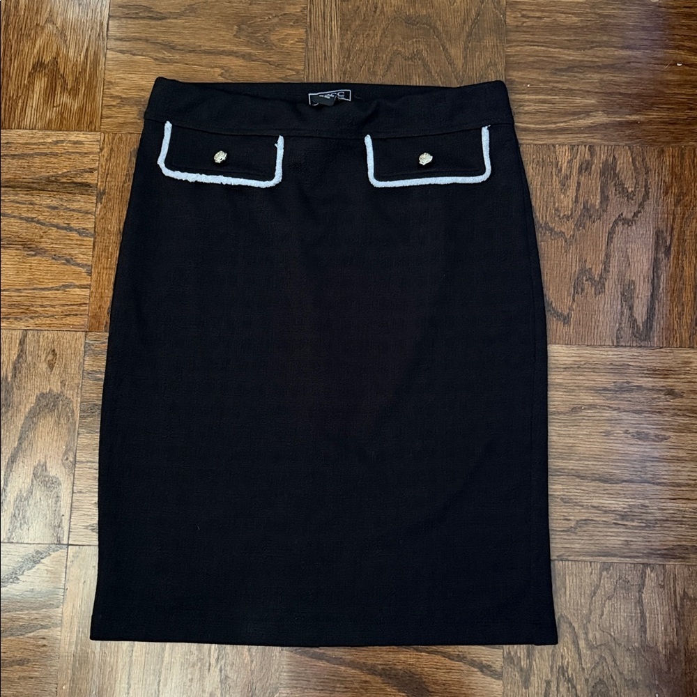 NYCC Black skirt  with White Label size M